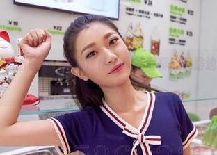 AISS爱丝(钻石版) – 街角迷情：欣杨写真，连路边的小狗都想来凑热闹！