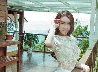 GIRLT果团网 – 有人说看了莫雅淇的死库水写真集，名副其实的水上漂啊！