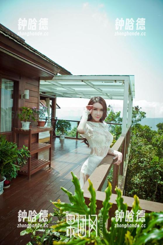 GIRLT果团网-莫雅淇 GIRLT果团网 - 有人说看了莫雅淇的死库水写真集,名副其实的水上漂啊!