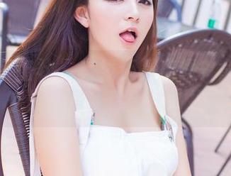 IMiss爱蜜社 – 在线还是离线？俞公主的空姐美图让你无法自拔！
