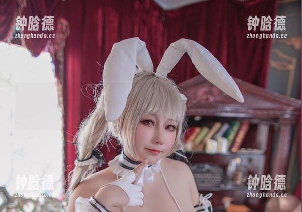 KANEKO_咔喵 KANEKO_咔喵的这套全套写真,给予你来自美脚的力量,结果却又一脸错愕。