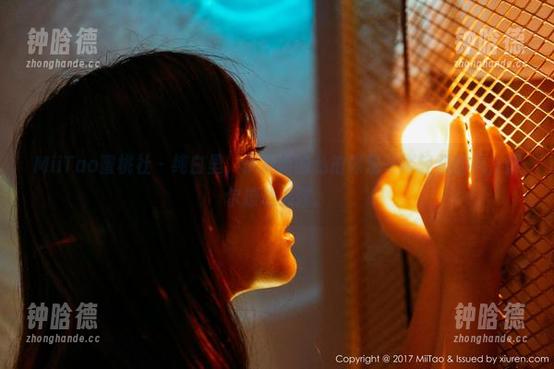 MiiTao蜜桃社-伊素妍 MiiTao蜜桃社 - 纯白里,伊素妍的私拍像是一缕轻柔的风,偶尔撩动心弦。