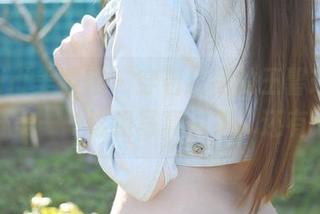 MyGirl美媛馆 – 穿着红裙的王馨瑶坐着就好美——这组写真图集，还有谁？
