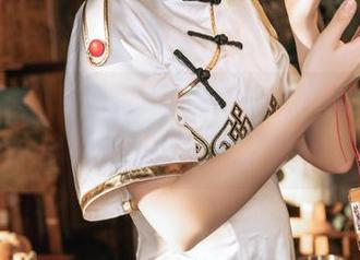你们见过既吊带又饿的人吗？Quan冉有点饿更新的写真集就是