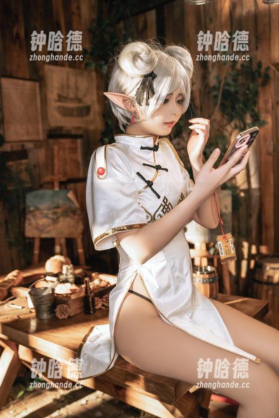 Quan冉有点饿 你们见过既吊带又饿的人吗?Quan冉有点饿更新的写真集就是