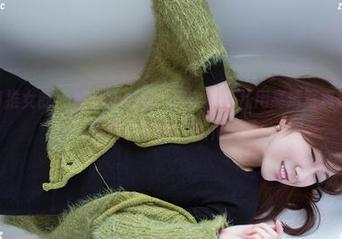 TuiGirl推女郎 – 丝袜才魅惑，其实松果儿用高清写真让我们妥妥陷入它的‘魔爪’！