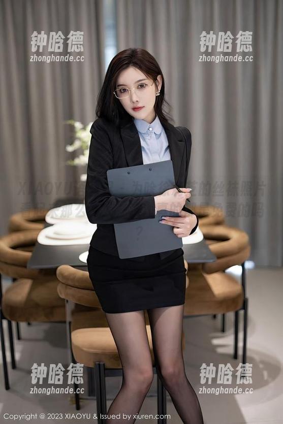 XIAOYU语画界-徐莉芝 XIAOYU语画界 - 为啥徐莉芝的丝袜照片看起来那么诱人,难道真的都是免费的吗?