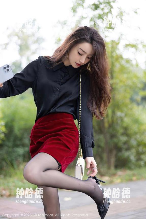 Xiuren秀人网-Lovely璐璐 Xiuren秀人网 - 无意中发现Lovely璐璐的内衣资源,ignitedmycuriosity,哈哈