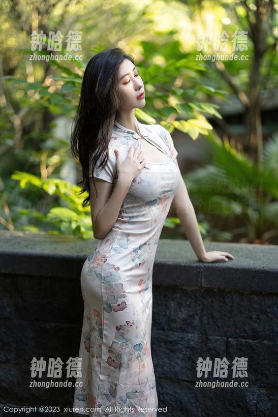 Xiuren秀人网 - 棉袜大解密：余贝拉bella的高清慵懒风，恨不得把整个图包抱回家