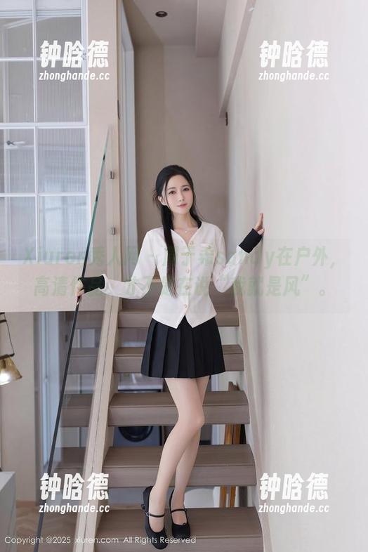 Xiuren秀人网 - 周于希sandy在户外，高清作品，才不是在说“我就是风”。