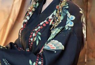 Xiuren秀人网 – 奈奈Fox的透明风格无圣光合集中藏着什么？我只瞄到了一点点光影。