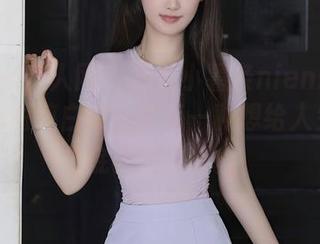 Xiuren秀人网 – 观看小薯条nienie的作品，原图纯白得让我有一种想给人生涂个底色的冲动。