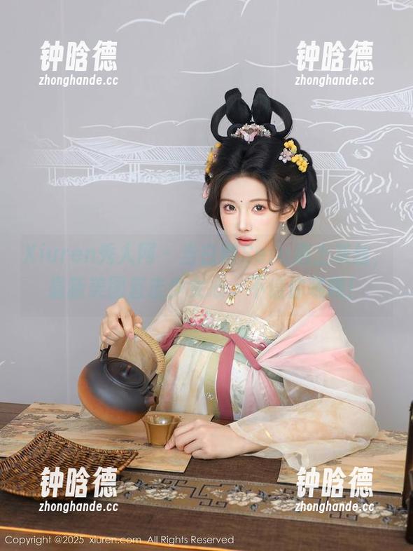 Xiuren秀人网-白微Sera Xiuren秀人网 - 当白微Sera遇上灰丝,最新美图直击少女心,不信你瞧瞧!