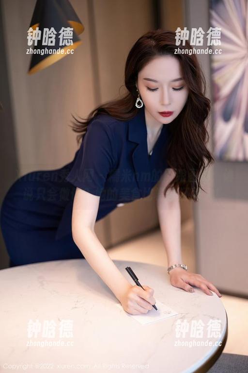 Xiuren秀人网-糯米nm Xiuren秀人网 - 糯米nm的厨娘图册:谁说只会做饭?她的美食比樱桃还醉人!