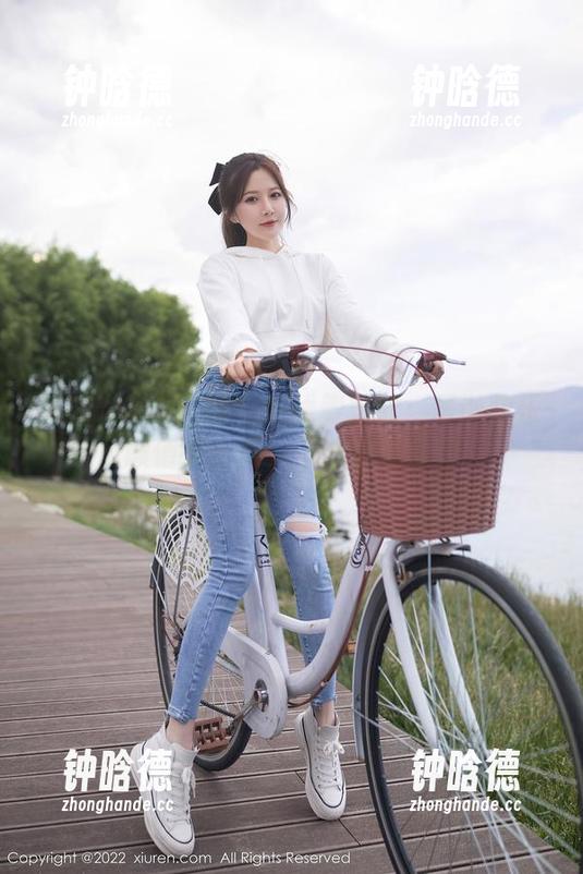 Xiuren秀人网-舞媚歆 Xiuren秀人网 - 在线舞媚歆:圣诞快乐颜值大合集,不信你不点开