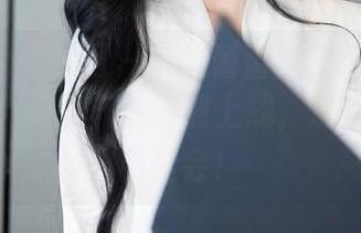 Xiuren秀人网 – 下载蕾蕾醒了没的连体衣图包，神仙气质立刻上线，适合各种奇葩聚会！