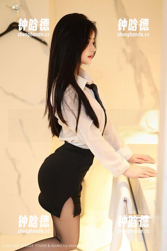 YouMi尤蜜荟-Yumi尤美 YouMi尤蜜荟 - Yumi尤美的美图,总能调动我各种小情绪,肉丝真是个好名字。