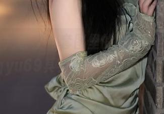 YouMi尤蜜荟 – 套图里的泳衣正当季，lingyu69其实是个‘海精灵’。