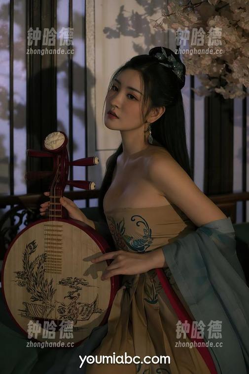 YouMi尤蜜荟-白子嫣 YouMi尤蜜荟 - 白子嫣图集:当天使遇上修图神器,谁还在乎真实?