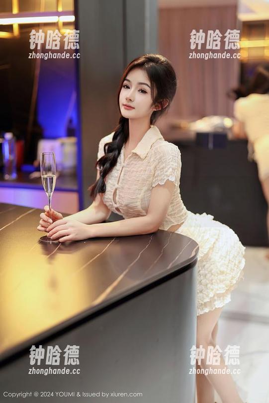 YouMi尤蜜荟 - 筱慧icon的眼镜，图包里藏着什么？精选奇思妙想！