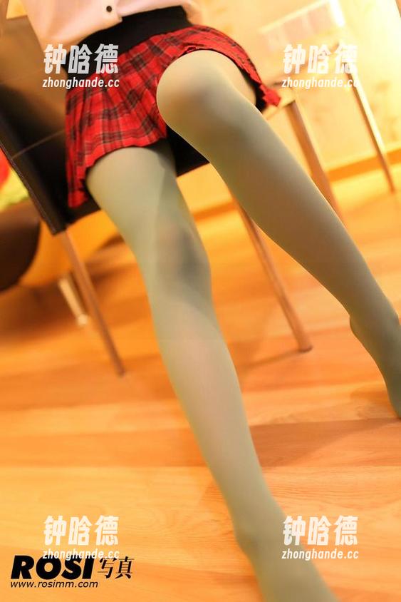 rosi-恋恋 rosi - 水手服+恋恋,美图就是那种让人不自觉想要瞅一瞅的组合。