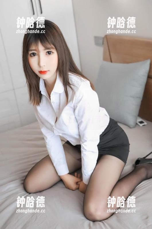 w黑米粥w 这个旗袍是w黑米粥w的,萌了我一脸下载冲动,还好我有节制!