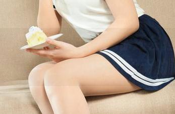 丽柜 – 有了琳达的毛衣，你还会担心秋冬的冷风吗？最新美图拼出了新的温度。