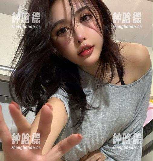于芷晴 微密圈 - 于芷晴和她的吊带,有点像快乐的意外