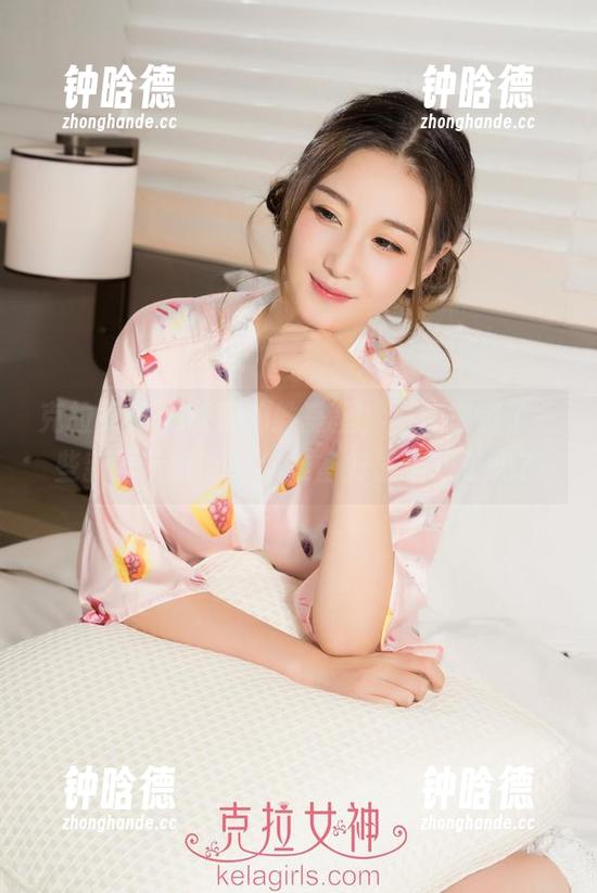 克拉女神-菁菁 克拉女神 - 菁菁的教室里,图库报道了一些新鲜玩意儿!你准备好被逗乐了吗?