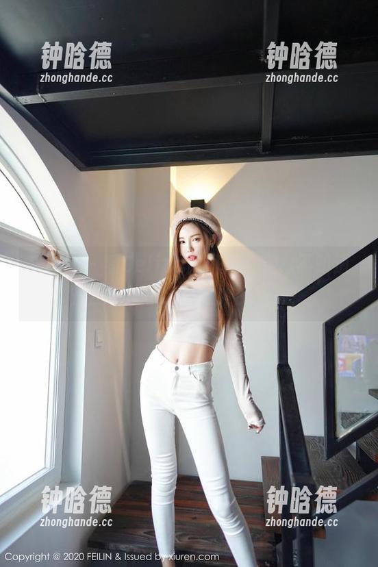 嗲囡囡-Celina青妍 嗲囡囡 - 看Celina青妍的长腿,不知道是腿更吸引,还是她的眼神!