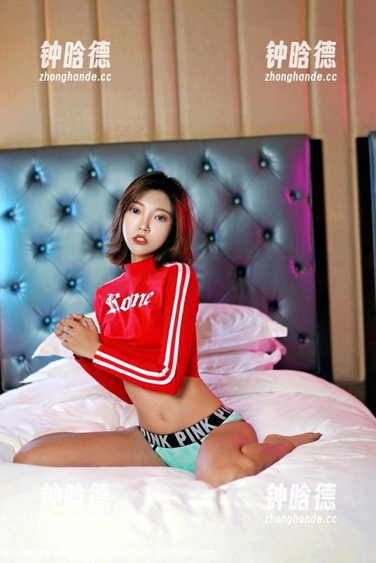 嗲囡囡-就是阿朱啊 嗲囡囡 - 原图见证就是阿朱啊的美脚,怎么有种忍不住想拉她聊天的冲动?这些脚真会说话。
