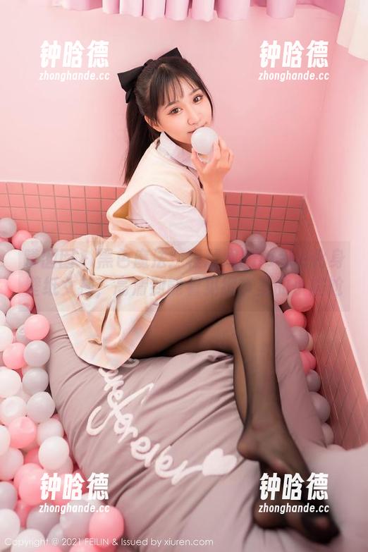 嗲囡囡-程慧娴Phoebe 嗲囡囡 - 黑色魔法:程慧娴Phoebe化身壁纸女神,高清到能看见细节里的小尴尬