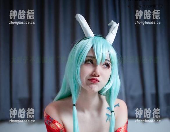 大梨子不是御姐 大梨子不是御姐“黑白”写真图册:这光影玩得还不错?