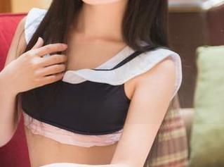 头条女神 – 定制校服新解，筱溪的图片里流淌着青春的气息！