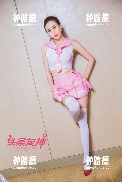 头条女神-高韩菲 头条女神 - 高韩菲的婚纱写真真的是让人忍不住偷师,学习她的优雅!