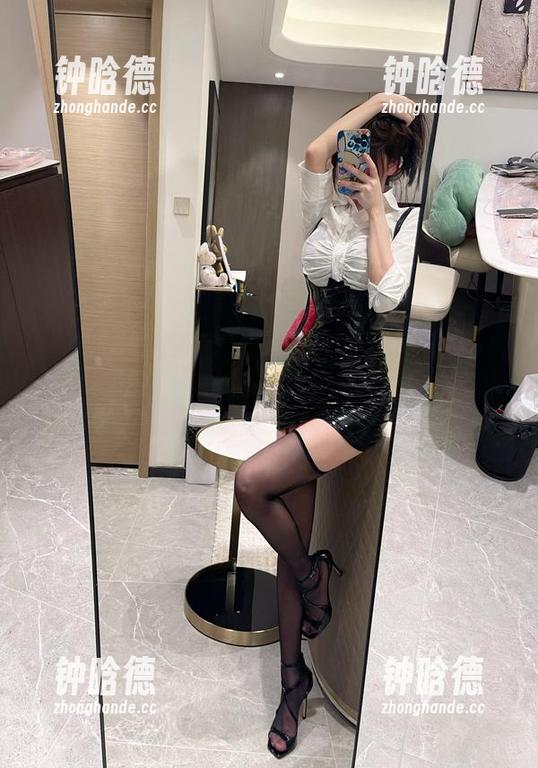 奔跑的晶骡子 微密圈 - 灯光下的挑战:奔跑的晶骡子身材原图,你敢来吗?