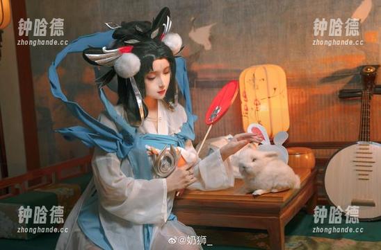 风中奶狮不咬人：一场无圣光的户外写真暴走
