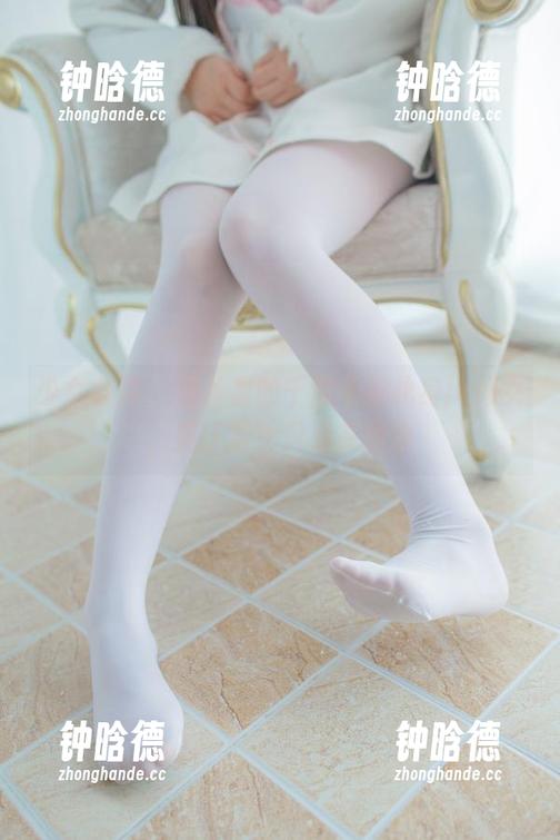 少女秩序-千澄 少女秩序 - 图片里的千澄干脆化身jk修女,反正我也只是在想象