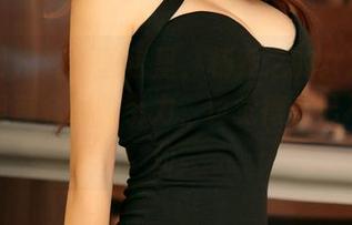 尤果网 – 高清图包里，杨乔之的女友散发着一股莫名的吸引力，真觉得自己不太对劲。