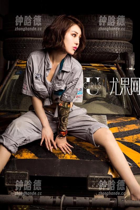 尤果网-颜爱泽 尤果网 - 黑白写真套图的颜色选择,我很怀疑颜爱泽是不是想给人留点悬念呢?