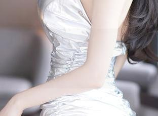 尤蜜荟 – 将樱小白baby的自拍贴为壁纸，再续一轮自恋