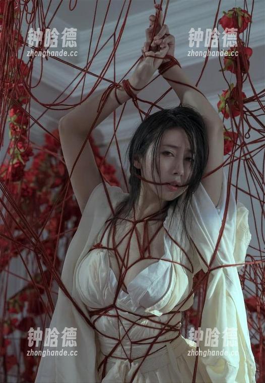 她的泳装太诱惑——岛田云溪在线高清版，保护好你的眼睛