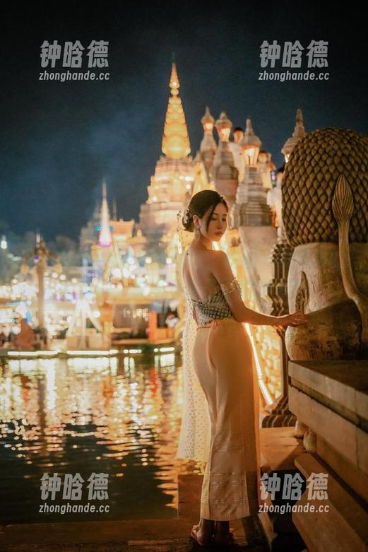 年年Nnian的灰丝图包，精选一股很强的既视感：谁说这袜子不能得体？