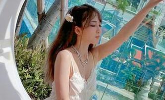 原图之白，让人觉得是不是要戴着太阳镜来看御子Yumiko的高清写真？