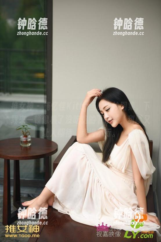 推女神-施忆佳Kitty酱 推女神 - 施忆佳Kitty酱的婚纱图集,下载来一顿像极了没吃饱的下午茶,甜腻又让人期待,爽得不行。