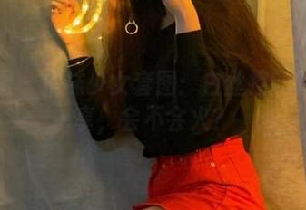 微密圈 – 提袜少女套图：白丝控的快乐分享，会不会火？