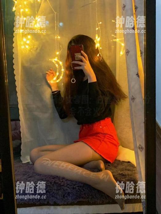 提袜少女 微密圈 - 提袜少女套图:白丝控的快乐分享,会不会火?