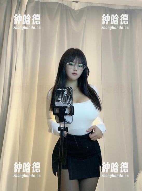 是可馨耶 微密圈 - 是可馨耶油亮归来:一套图包让你时时刻刻都想油!