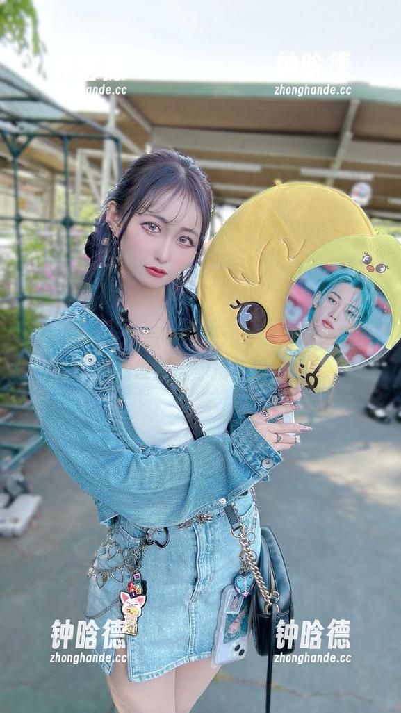 月城委员会 月城委员会的写真图集:专属风格,别说我没提醒你抬头看!