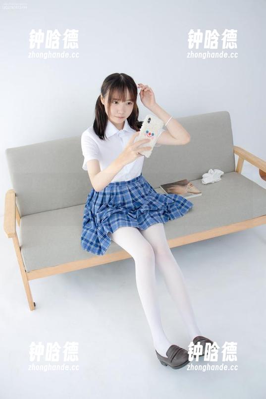 一组黑白少女最新图片，森萝财团又给我们放了一把火，挺独特的呀。